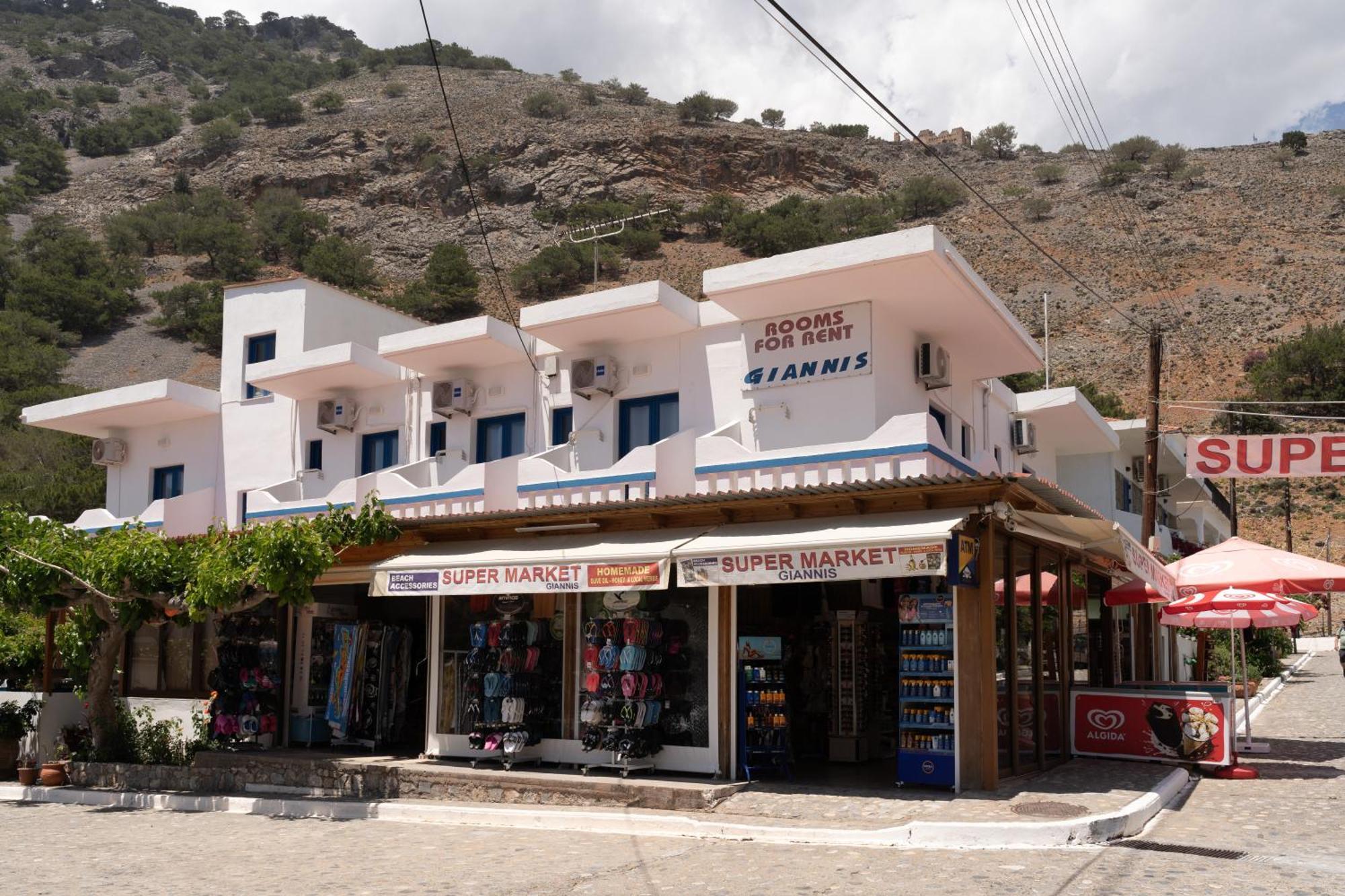 Giannis Rooms Agia Roumeli Exterior photo
